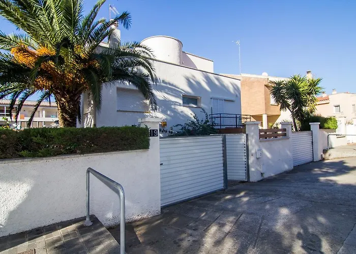 Agi Riu Segre בית נופש *